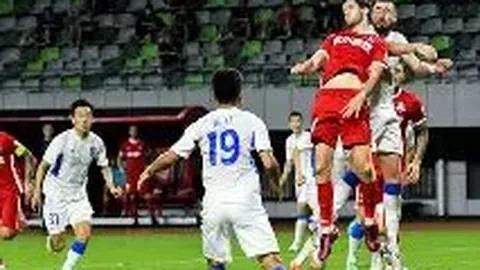 黎姿奢侈用餐，与大15岁残障丈夫共度幸福时光