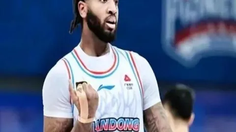 欧冠1／8决赛抽签结果公布，为支持的球队加油助威，快来领取定制挂件！