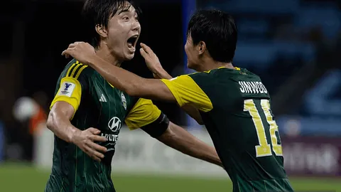 张本智和在WTT重庆冠军赛中晋级八强